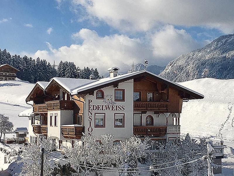 67EF1A9FC9EF24F68B73A86E18BC44D6