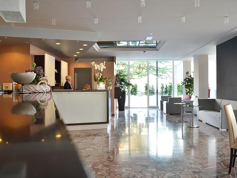 02E4AAE0A44A44BBC2A38DDEC5C2C522