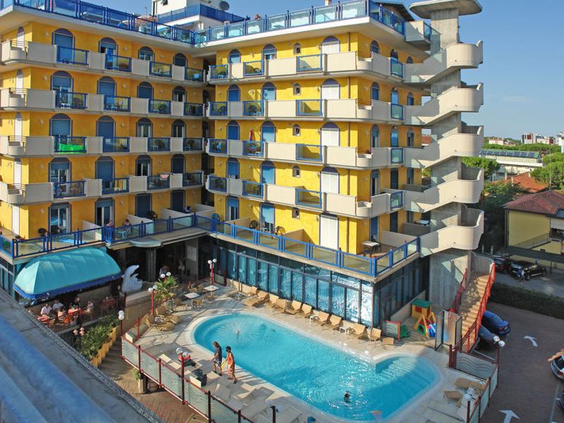 4143A2ECFFF49447215592F0AF45C17F