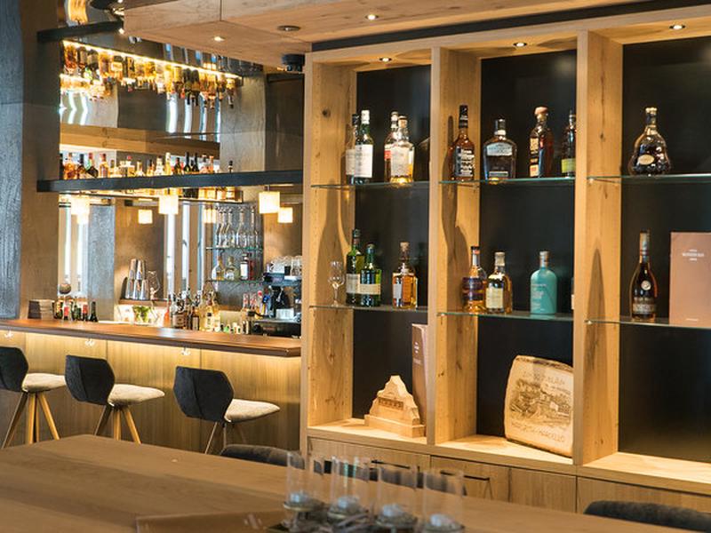 2382799801460F95F4B983BA58BDA12C