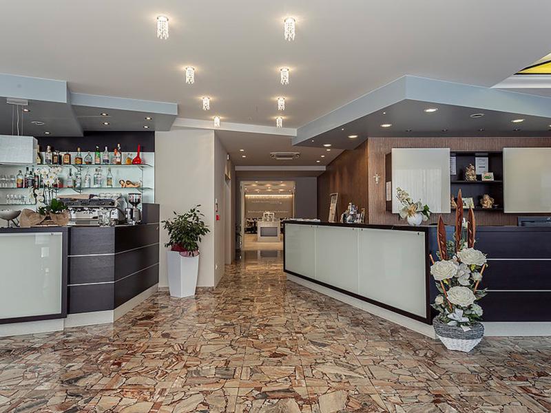 00CE92082A9FD48DE117E0B142C43C52