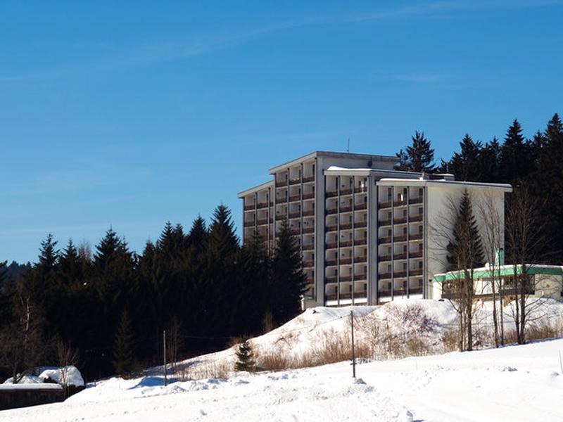 8935BC095758FD6B094BC4BDB243D48A