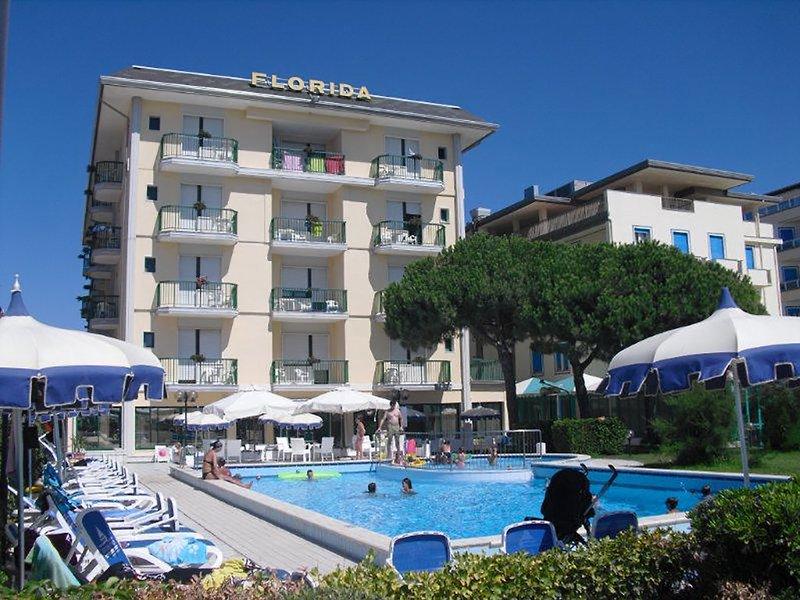 CE09FDA0B19D20B021CBC6D8CADD41F3