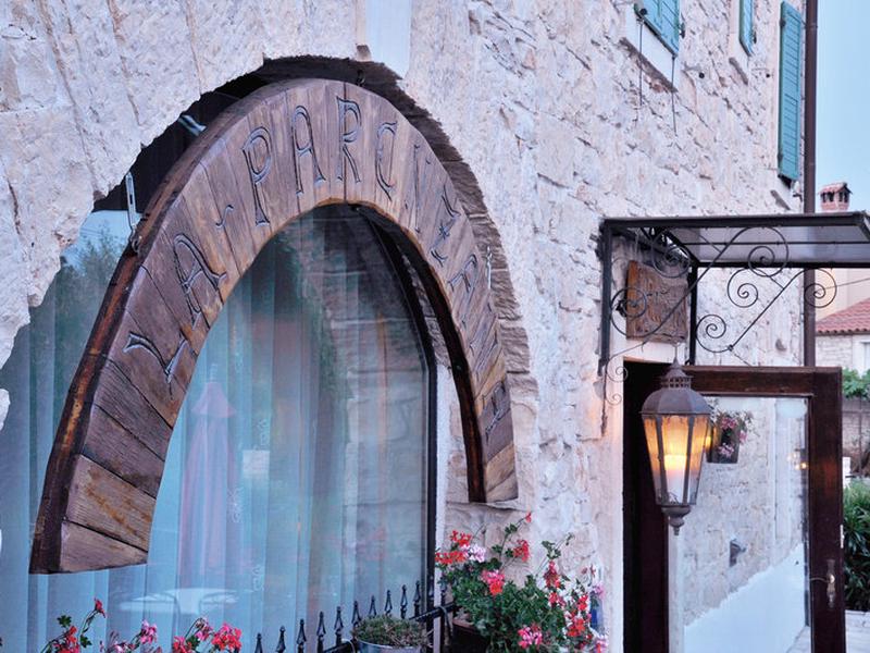 8CEAEF99F100E9F385BD395CD85E48B4