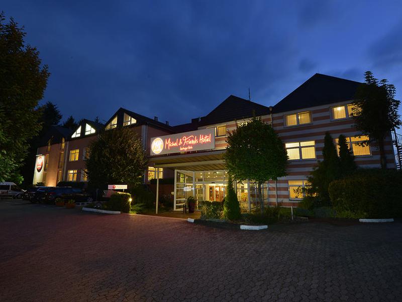 D213883E52AC4D1C793BCAF9F5741FC0