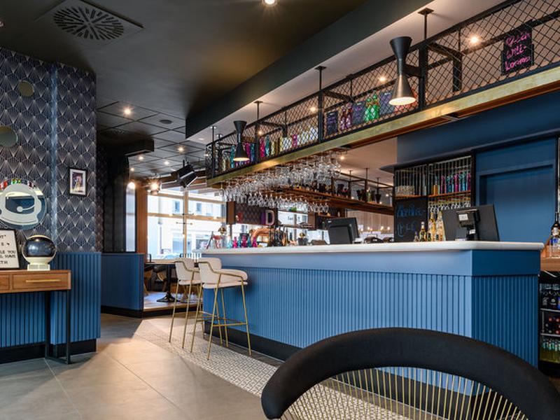 8DD353D2458924D5B0118CCACD6EC4C0