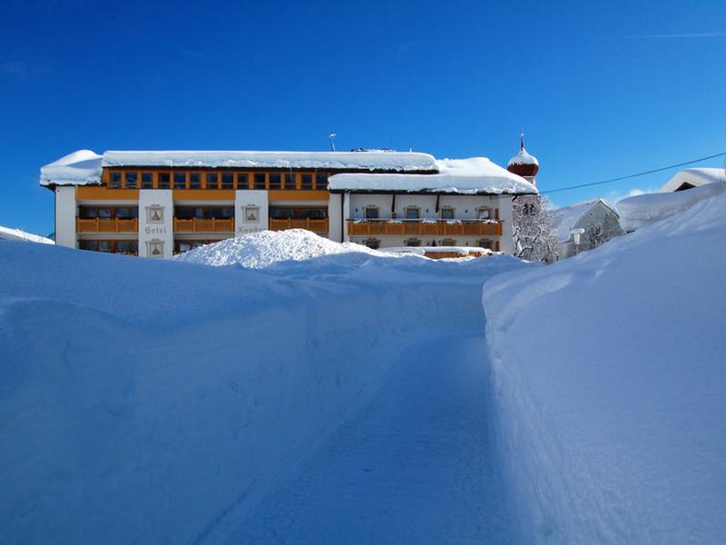 AE995D19BF9A36901FA694F92720C1C1