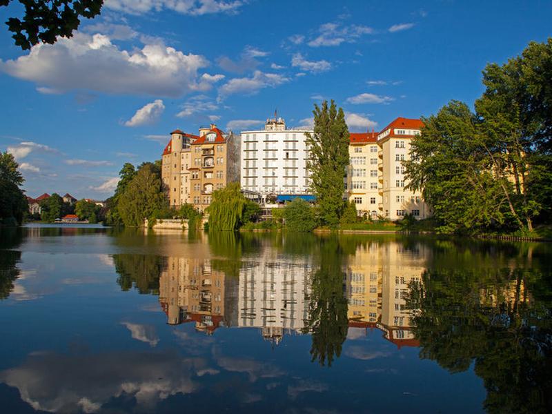 FC4D188DB44E8169186797B10647917A