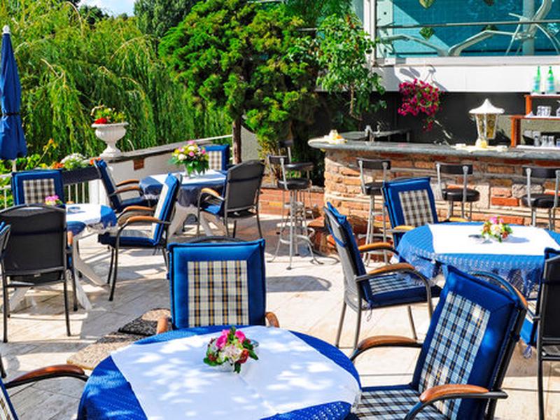 983A923176AF08EF7AE2C68830EBA2F1