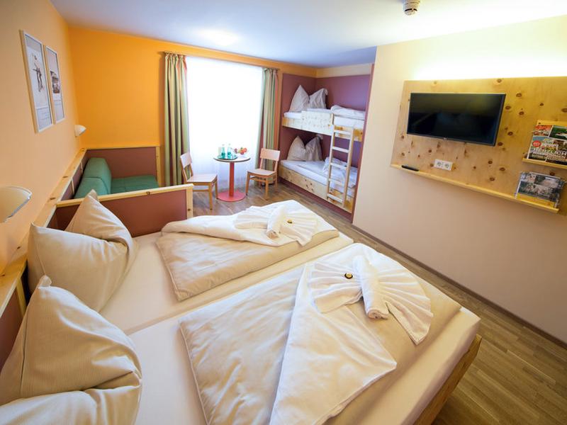 2BFA1767C9BE4578B8B1CADC73A892FF