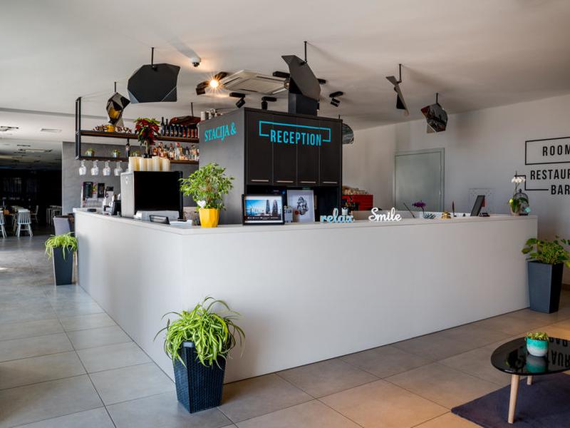 28BD8295D1B5BF3DF5918D1928BB8ADB