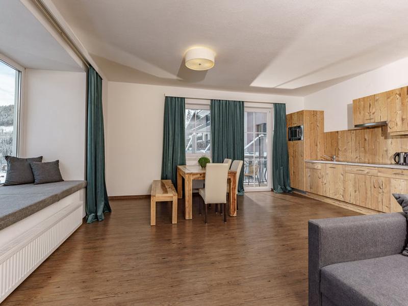 949BA4016CDF3A55DCA6D2424EC827D0