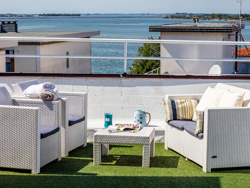 38EB702A6DEDA01371DEFE2BA9D581B6