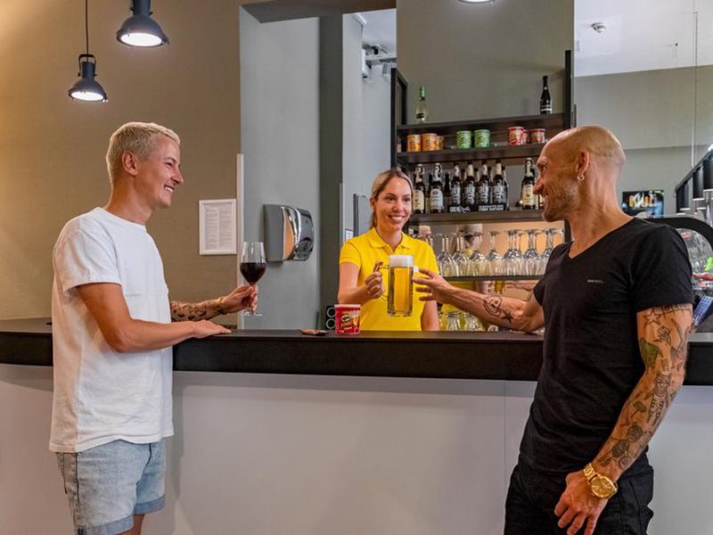 F4E45D84381E79F1F50311D9A599C4C9