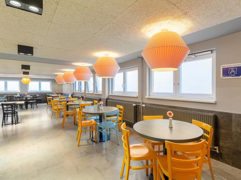 098F3E4ACB0E65B43AB9F2453675DD51