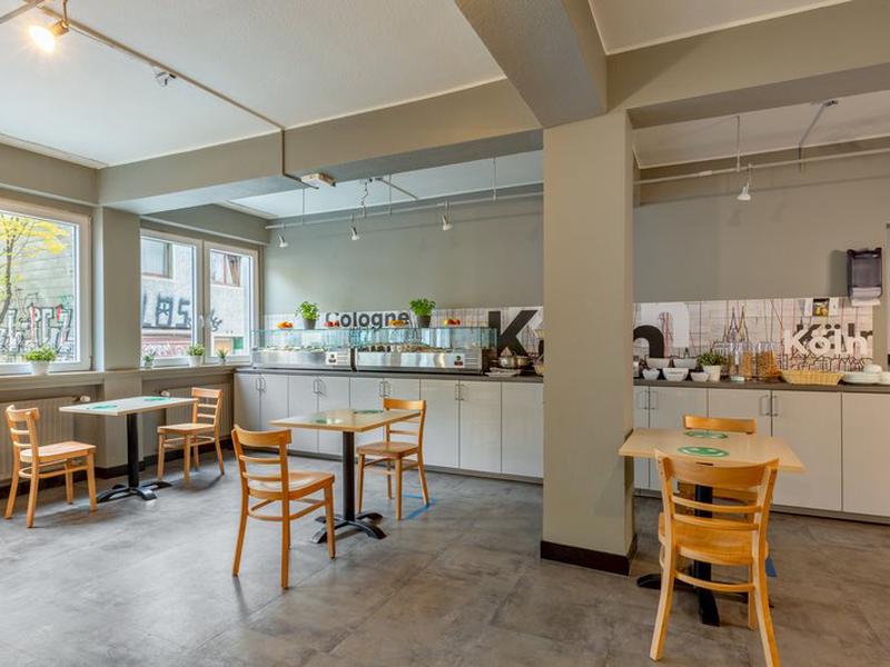 E2E6696F4CB413CE1D2E4D938DCE06CA