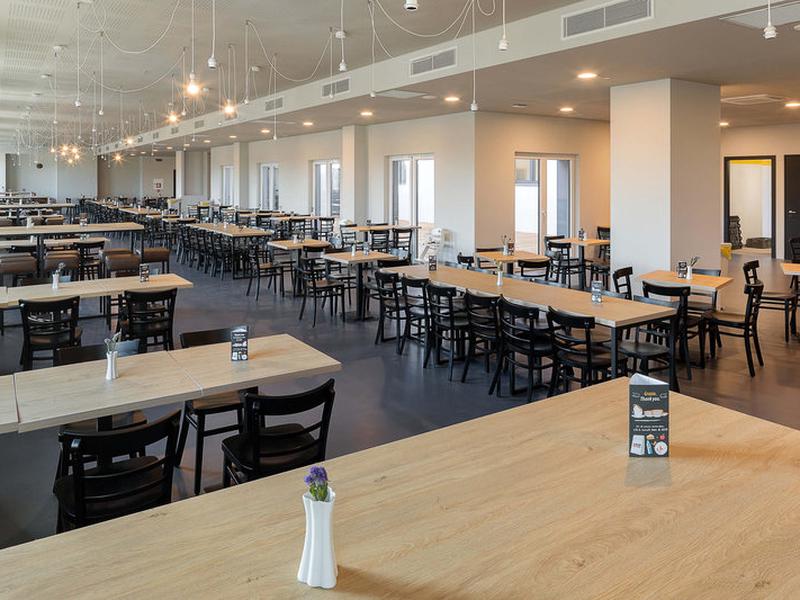 39E06FFB6B5EA3F1FFA7AA0604E10E0D