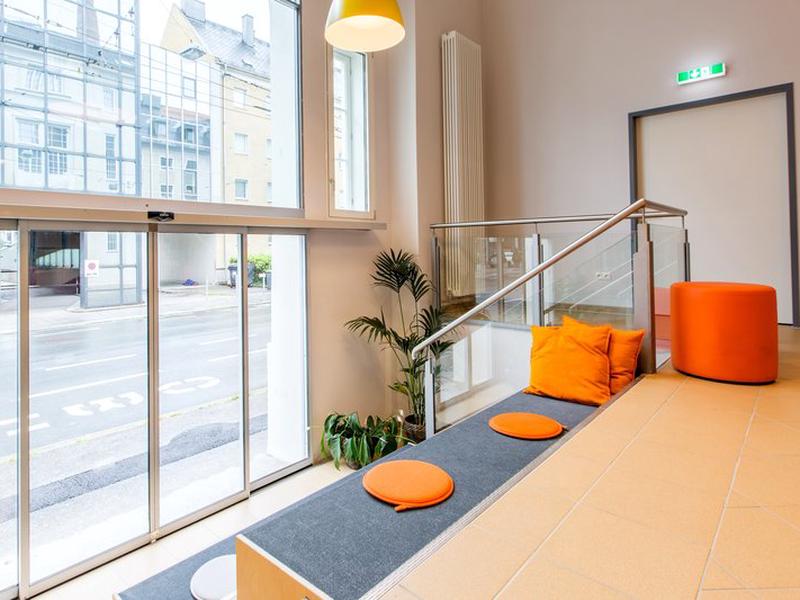 11070EA3E42A106658BAE9106B4C1A15