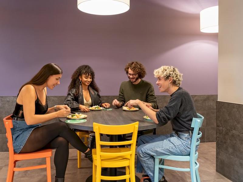 10B1087C3B1C9C977DF1AB4079923221