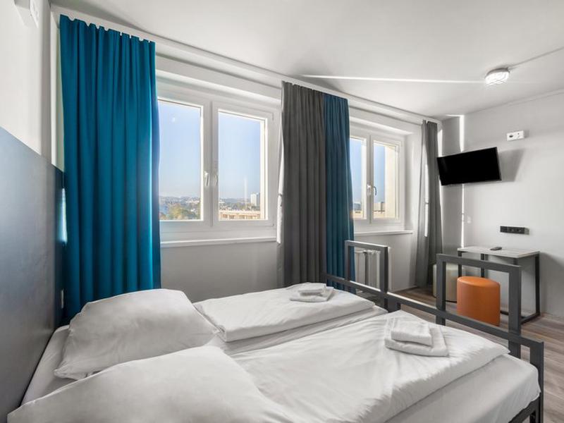 C7CBFF1025D63D8C0333F94C45D03D16