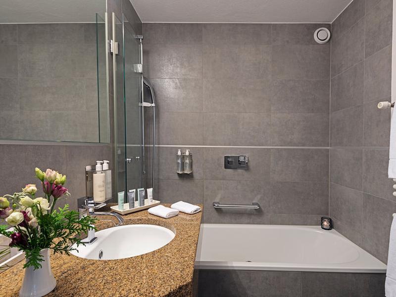 BDE0E9FB123EA3A5526076E7E86B71AA