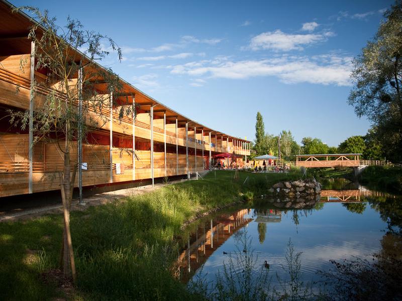 542C48DEC0F05FFD6B72D2756A47E409