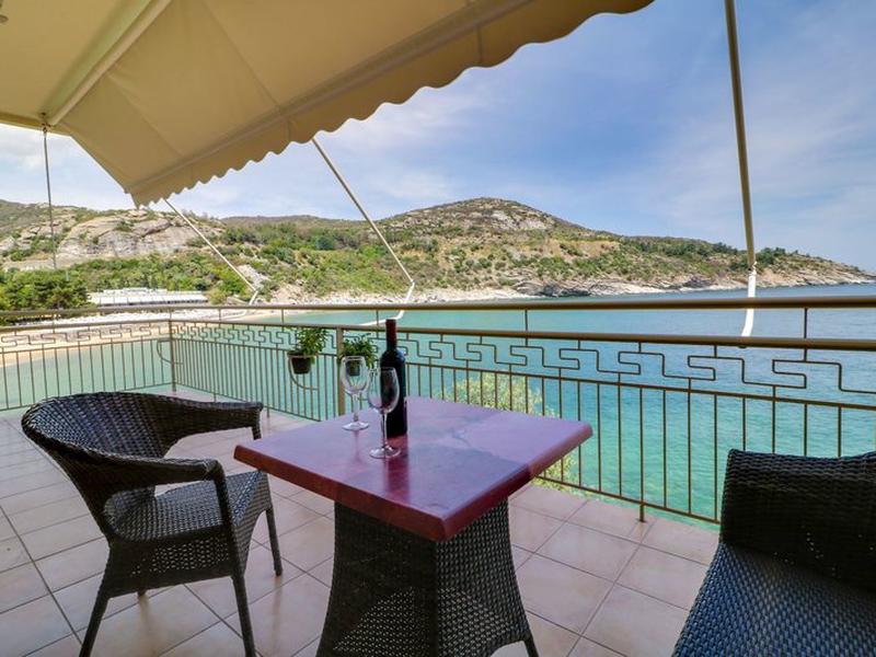 58077C9A49D1C6817F1BCDD540BE71BE