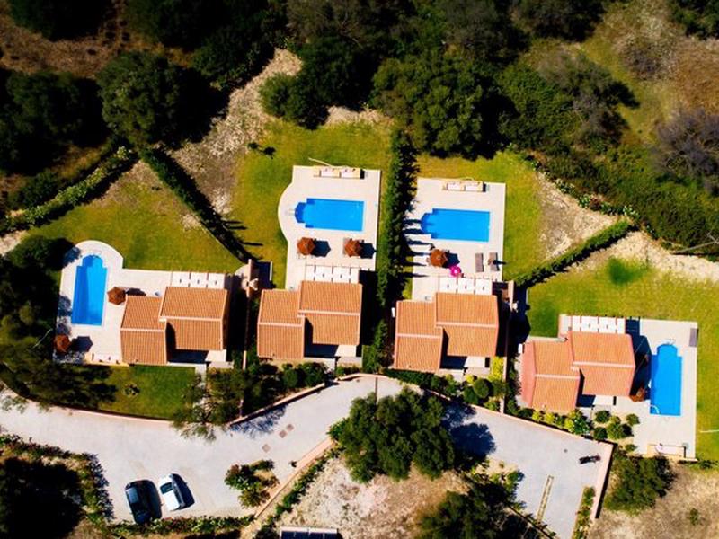 A57268B27E8CBE08AB98F1493D398FE4