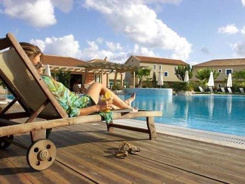 960E4033BB0168A8B30C9C38ED1004EA