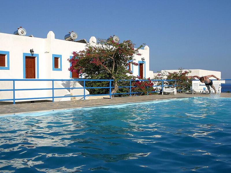 7F5A6744FEF170570A27B6C81F07E37F