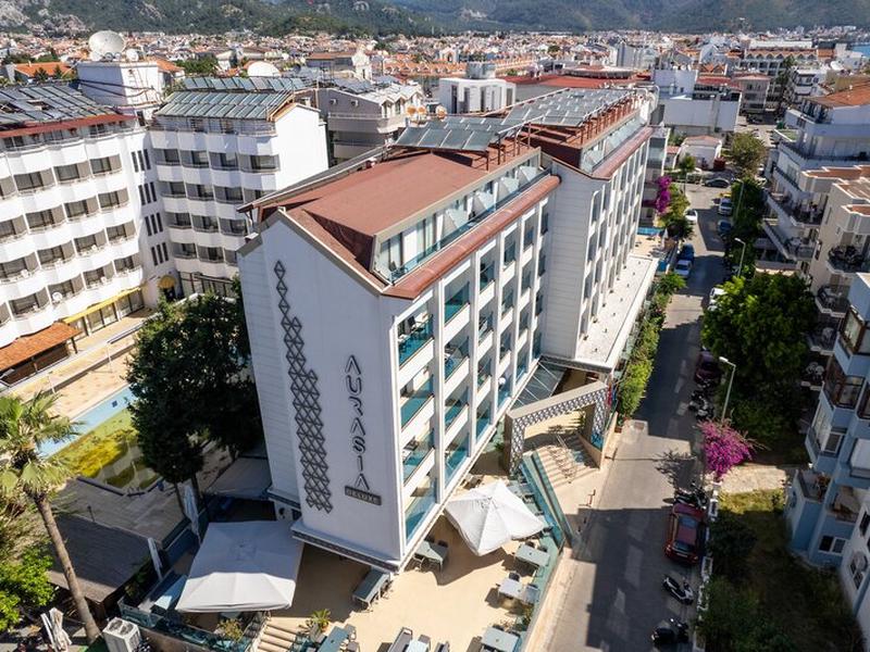 Aurasia Deluxe Hotel