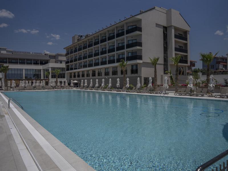 Avia Resort & Spa