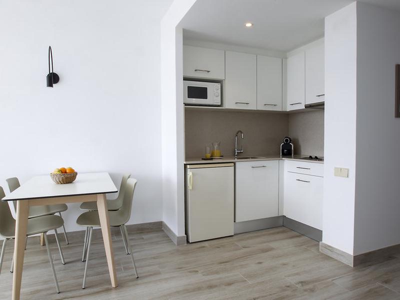 D12BF8610238D1578F8C7C3B73F03604