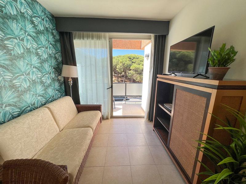 A26305925BB063EDA513D7F4A99C576A