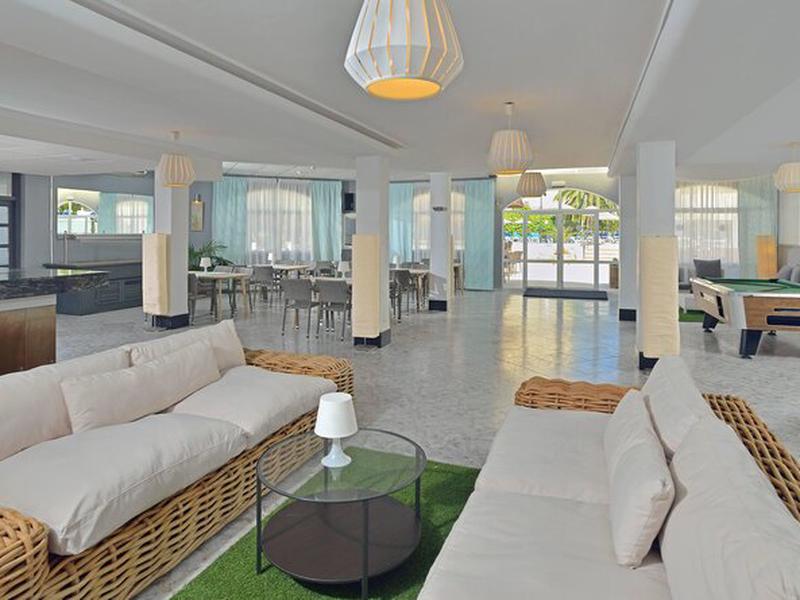 71C1BD93F18115F41171DFEE4A00B924