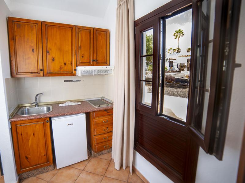 FF9DFB38B0482B20E71B4890E5F546D0