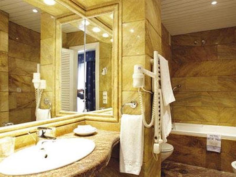 ED33E0D9EE3D3D1BC3EE1FAA6C7C26AF