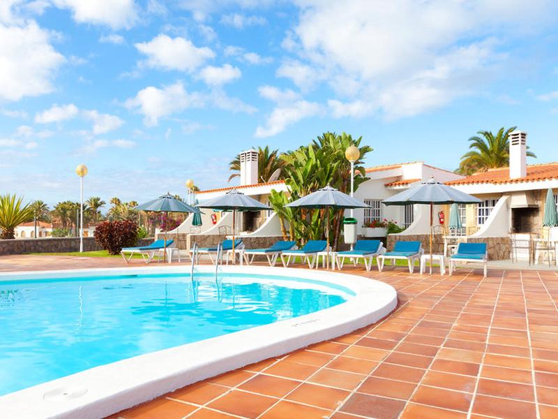 9395FA9634DF0F8ADD77F8DC237C2A23