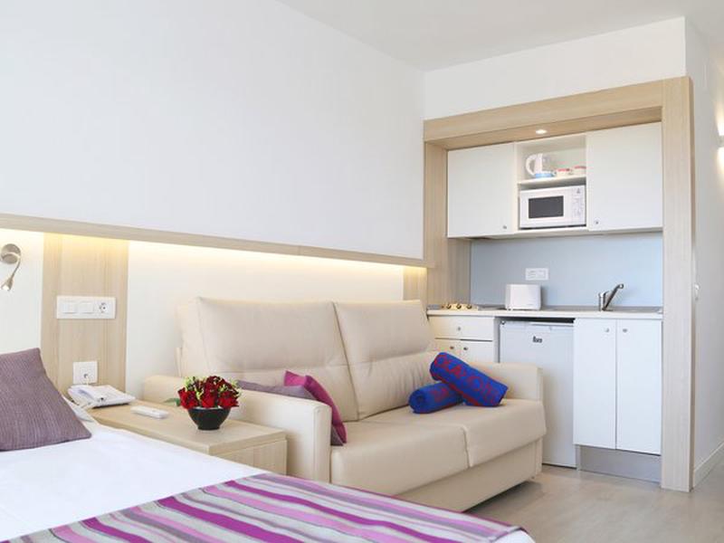 18A20400C9B32FEA57FD248B9AC38C4D