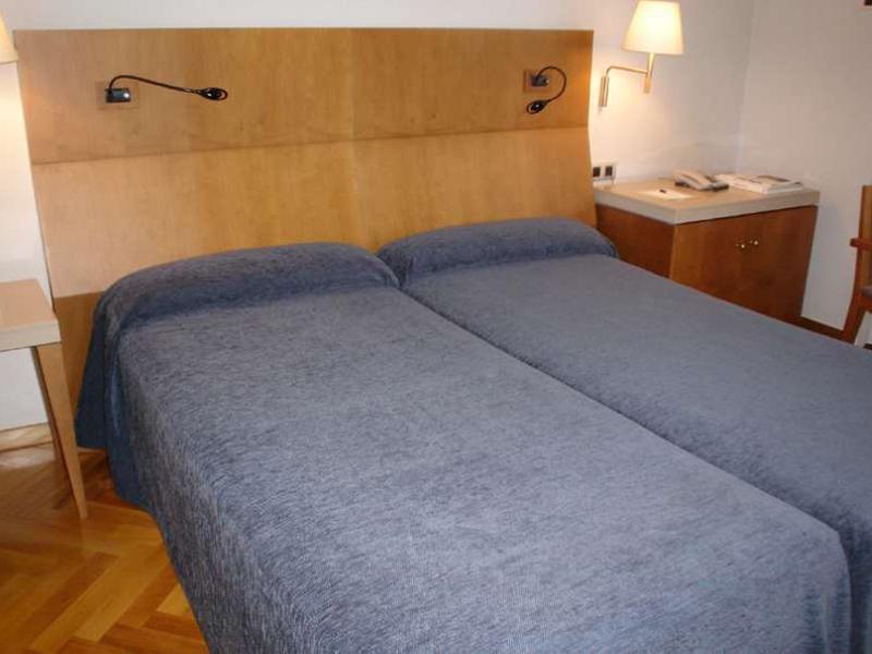 FE5723719657032A7C66A0C2B01001B5