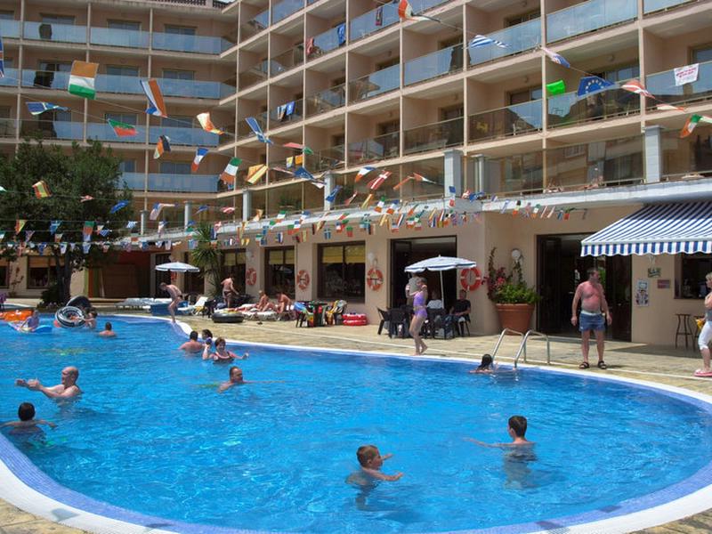 AEFC4E90C11AA57F19FBDBADC2255216