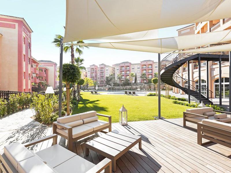 FDF76734D43818BADBE09EF3E84293E9