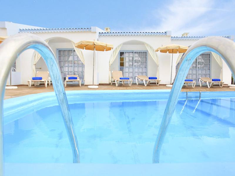 ADFCF2F93E6053A5C99AFFF9B9C85F5D