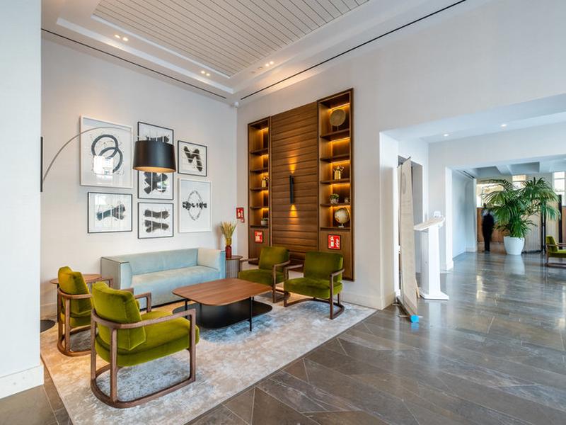 FD3DB7B244A72E055D2A1E185F868E18