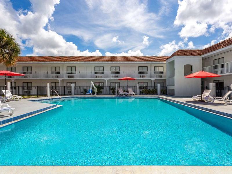 Travelodge by Wyndham Orlando Lake Buena Vista South