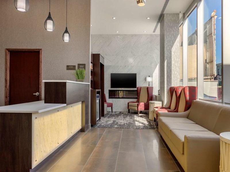 C1CED44A014F5606C23809D3F7ABB28F