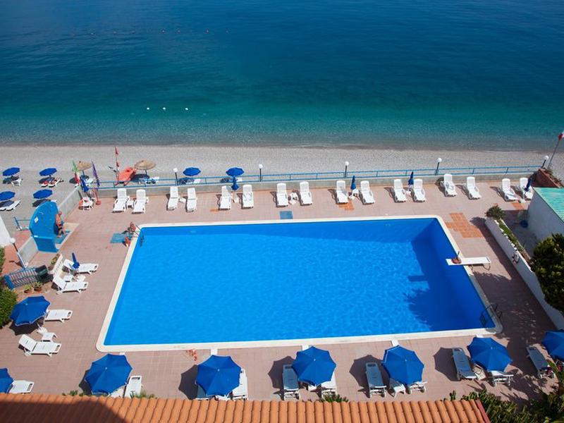 8F742BF435AFD8175D4D1523AED48A94