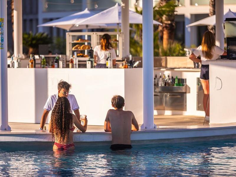 F4D263260BC2D1F480BC0A5C5E60FED2