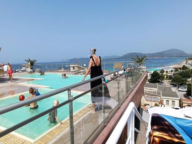 93946E32CBBC21C4C6D46E9852CFD033