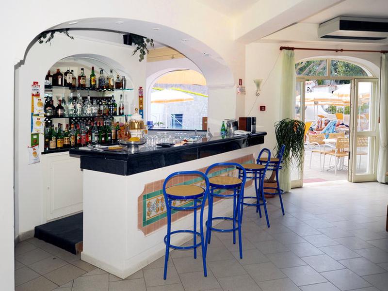 AE41A754E09D7AB5D55634952672EDE1